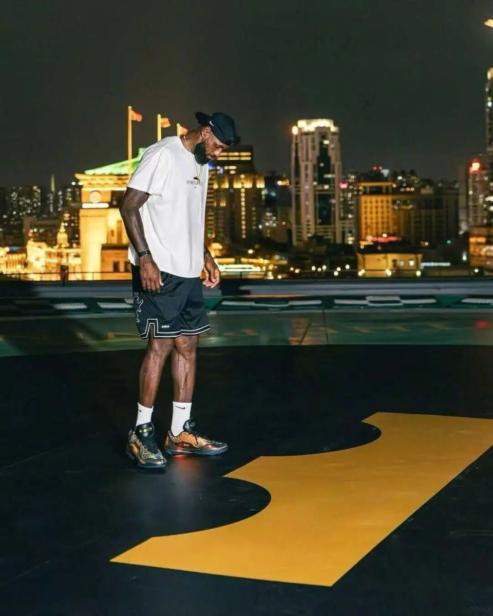 om, NIKE公 om, NIKE公